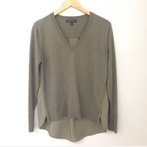 Banana Republic Cashmere Blend V-neck Sweater. XS